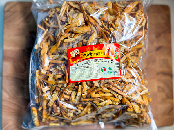Нитка ЖАРЕНАЯ "Чеснок с зеленью" Oktobersnack 1 кг (сырный продукт) во Владикавказе