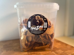 Рыбные снеки: Ведро Ржаные гренки со вкусом Баварские колбаски (1 кг)